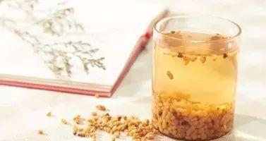 大米炒成焦米泡水喝的作用(大米炒焦泡水喝的功效)