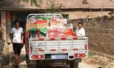 去老丈人家买什么酒合适(去老丈人家买一箱酒还是两瓶)