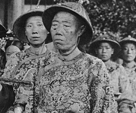 溥仪赶走了多少太监(溥仪把太监赶出宫)