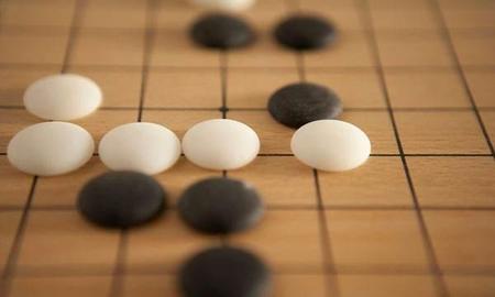 国际象棋和中国象棋哪个容易和棋