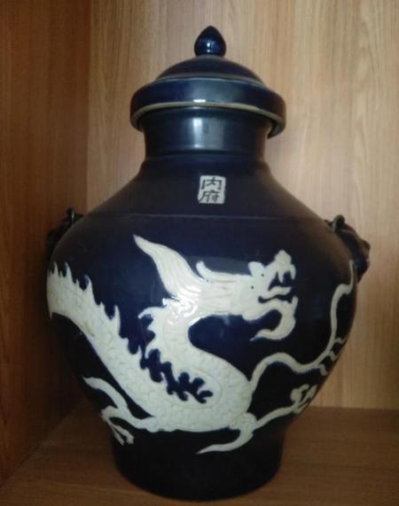 在古代市场上可以交易官窑和民窑的瓷器