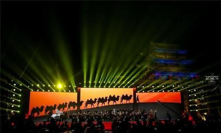 什么叫移步换景(爱剪辑怎么把多个场景合并在一个镜头)