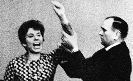 纳粹分子为什么仇视犹太人(纳粹为什么这么恨犹太人)