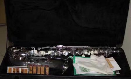 萨克斯自学好学吗(初学萨克斯怎样开始学)