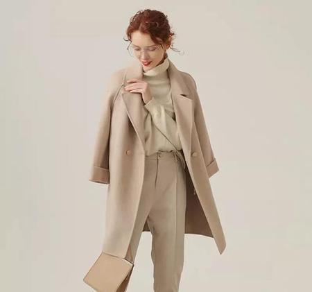 不能水洗的羊毛大衣水洗了怎么办(干洗店把羊毛大衣洗缩水了怎么恢复)