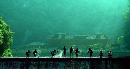 海子和顾城是一个人吗(海子和顾城的区别)