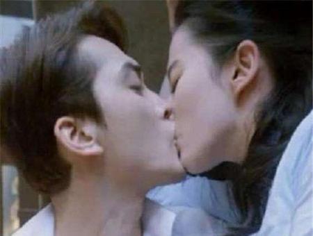 电视剧吻戏都是真的吗(拍吻戏时是真亲还是假亲)