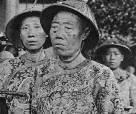 大太监李莲英最后吃的是什么(大太监李莲英结局)