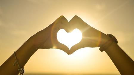 不是说好分手以后两个人就一起放手(不是说好拥抱过后两个人就一起放手)