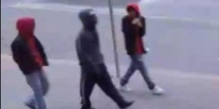 遭遇抢劫时应该如何应对?