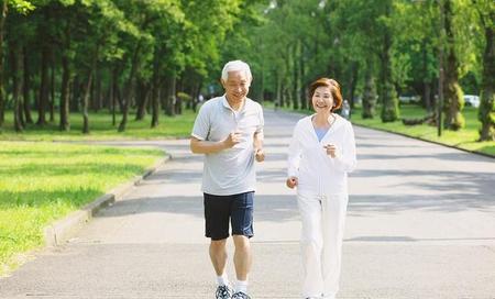 50岁的女人适合穿什么样的鞋(35岁女人适合的鞋子)