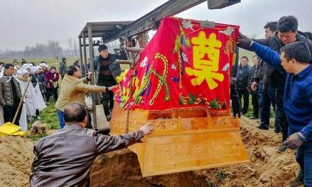 古代丧葬的主要方式有哪些?(中国古代丧葬的主要方式)