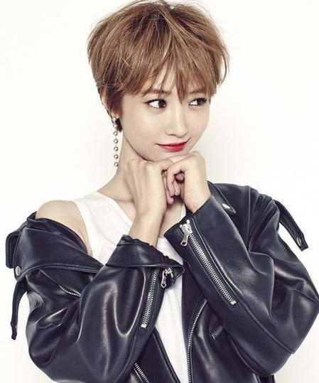 短发向外翻怎么办(肩的宽度怎么决定头发的长度)