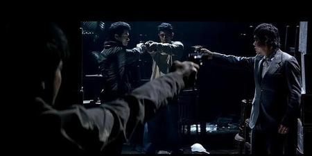 神探结局多次换枪结果(神探的结局何家安换枪)