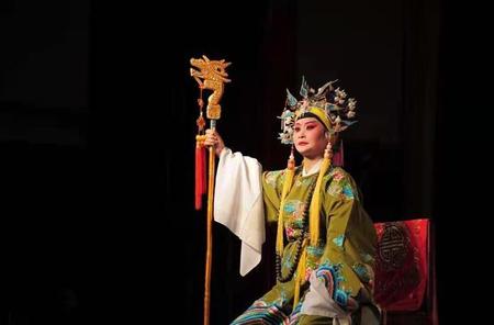 杨家将佘太君简介(杨家将佘太君扮演者是谁)