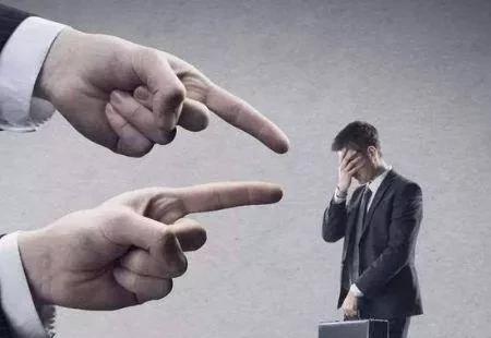 遇到使坏的领导怎么办(遇到两面三刀的领导怎么办)