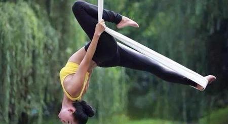 瑜伽服怎么选择大小(瑜伽服买大一码还是合适)