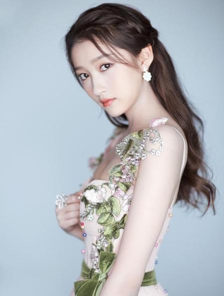 关晓彤非常漂亮(关晓彤滤镜图片)