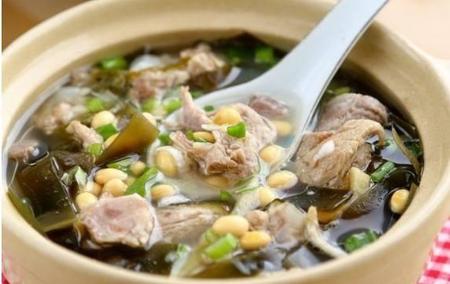 隔夜的汤水可以喝吗(隔夜茶汤能喝吗)