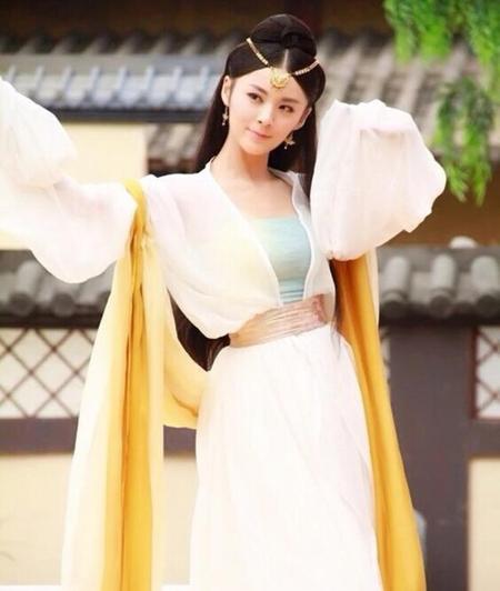 什么是圣母白莲花(白莲花圣母是什么意思)