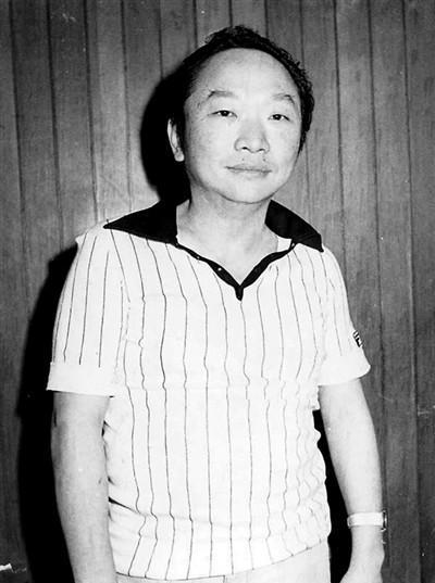 古龙为什么能写这么多小说(金庸古龙武侠小说不同的原因)