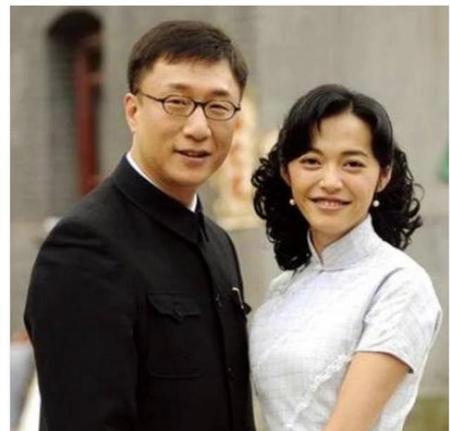 电视剧潜伏里面余则成的前女友是谁演的(只是别人利用的一枚棋子)