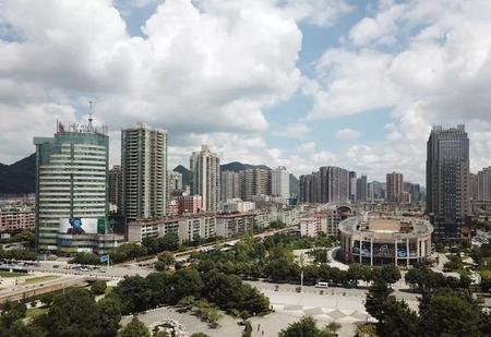 爱护环境我们应该怎么做呢(为了保护环境我们应该怎么做呢)