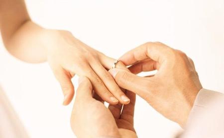 经过背叛的婚姻还能幸福吗(婚姻里的背叛)