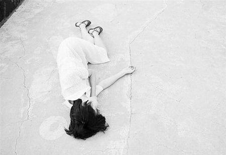 女孩子不努力将来是要结婚的