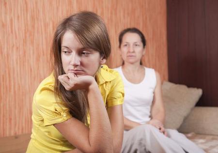 当青春期撞上更年期怎么办(青春期遇到更年期怎么办)