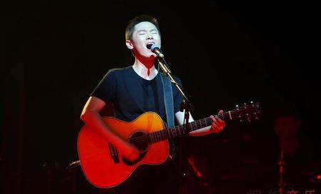 梁博的一首歌最近很火(梁博抖音很火的一首歌)