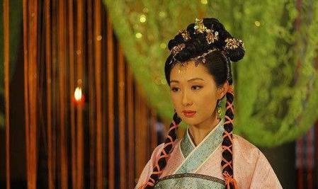 隋唐英雄传新月娥(隋唐英雄罗成和新月什么时候认识的)