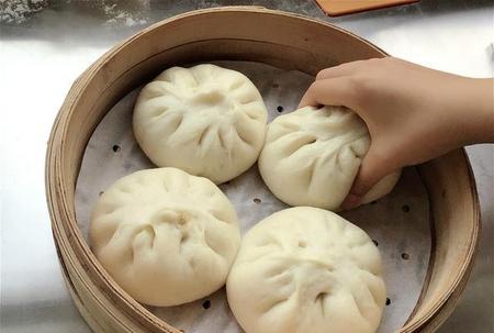 做包子用什么面粉好又白又松软(包子用哪种面粉做松软)