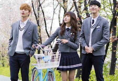 超甜的校园韩剧有哪些(高颜值甜宠韩剧校园)