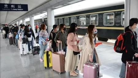 大学秋季返校时间(大学生返校时间)