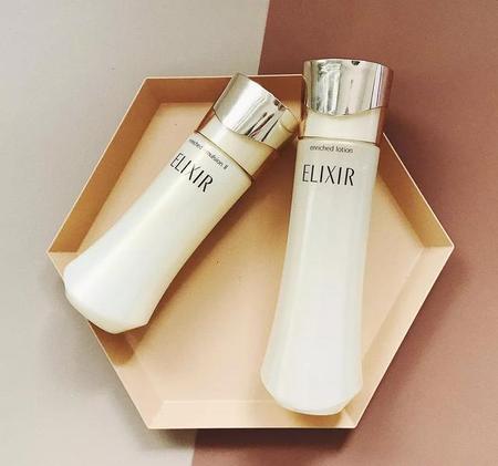 混油皮肤适合用什么水乳(油皮痘痘肌用什么水乳)