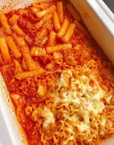 韩国的炒年糕是怎么做的(芝士韩国炒年糕)