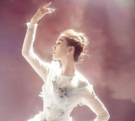 脖子短如何练出天鹅颈(像天鹅一样优雅的气质)