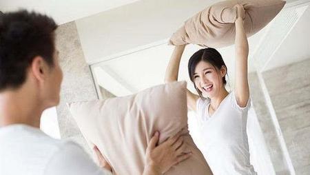 怎么看待合租室友带对象回来(去男朋友租的房子过夜)