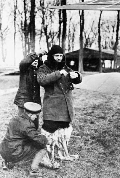 一战飞行员德国红色男爵(德国王牌飞行员红男爵)