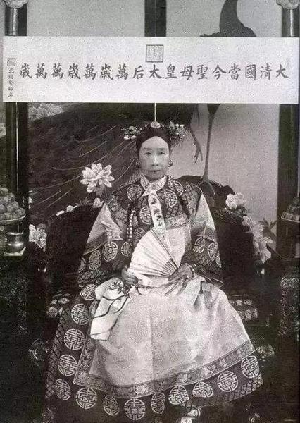 光绪应该采取什么方法夺慈禧的权(光绪怎么不敢拿慈禧做什么)