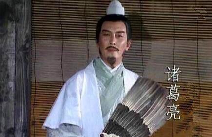 诸葛家族为什么各分三国(诸葛亮的家族)