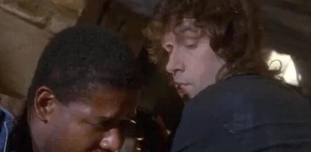 什么这部电影太感人了什么我打算再看一遍(这部电影很吸引人,情节既感人又有意义)