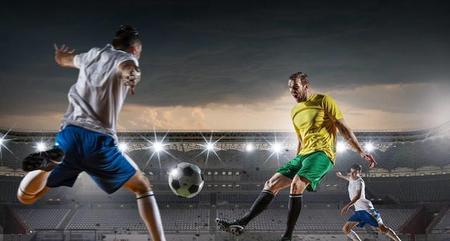 足球围成一个圈进攻(足球围抢的要求)