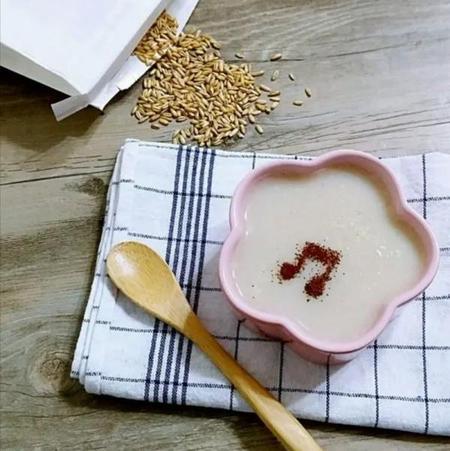 六个月宝宝米乳晚上可以吃吗(六个月宝宝可以晚上吃米糊吗)