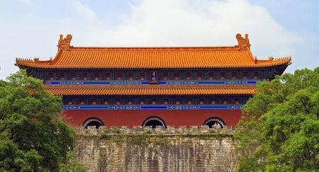 朱元璋葬在明孝陵什么位置(朱元璋真的葬在明孝陵吗)