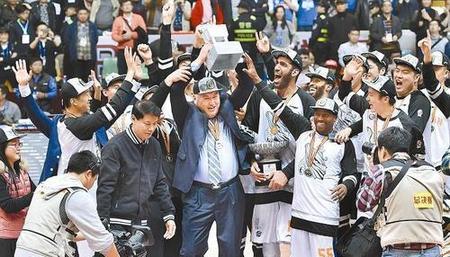 今年cba总冠军是哪个队(今年cba冠军是哪支球队)