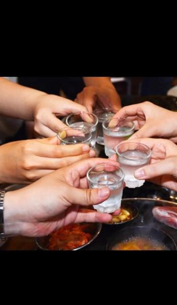 如何给领导倒酒(送领导吃的,领导说谢谢,应该怎么回复)