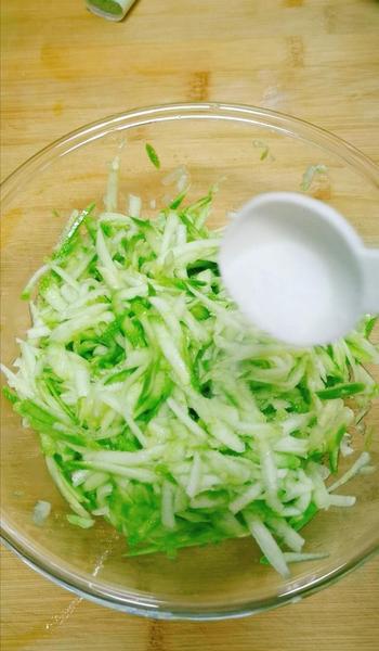 什么蔬菜汁可以包饺子(蔬菜汁饺子皮做法大全)