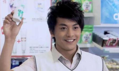 李佳航拍过益达广告吗(李佳航为什么叫张益达)